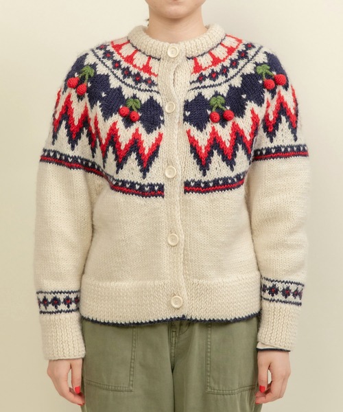 ネパールハンドニット 求心さくらんぼ刺繍カーディガン（カーディガン