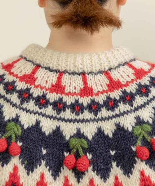 ネパールハンドニット 求心さくらんぼ刺繍カーディガン（カーディガン