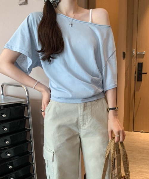 deux amour(ドゥーザムール)の「ラグランスリーブワンショルダーTシャツ(Tシャツ/カットソー・レディース・グレー/ブラック/ホワイト/ブルー・FREE)」の14枚目の写真