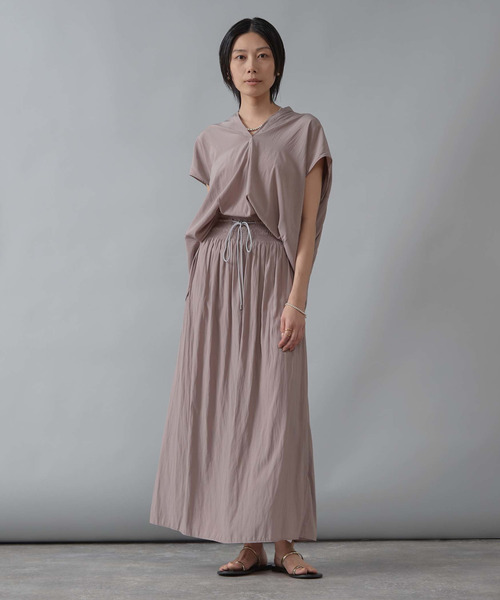 Liesse（リエス）の「シャーリングナロースカート（スカート・レディース・ブラウン/グレイッシュベージュ・FREE）」の8枚目の写真