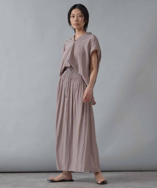 Liesse（リエス）の「シャーリングナロースカート（スカート・レディース・ブラウン/グレイッシュベージュ・FREE）」の9枚目の写真