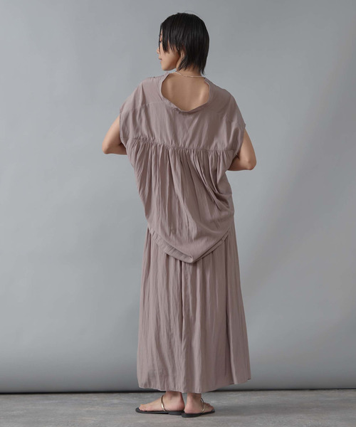 Liesse（リエス）の「シャーリングナロースカート（スカート・レディース・ブラウン/グレイッシュベージュ・FREE）」の10枚目の写真