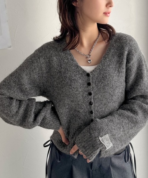 mily bilet（ミウィビレット）の「【mily bilet】愛らしさ100％。レースネーム付きくるみボタンミックスニットカーディガン（長袖）（カーディガン/ボレロ・レディース・チャコールグレー/レッド/アイボリー/ベージュ・X-LARGE/SMALL/MEDIUM/LARGE）」の7枚目の写真
