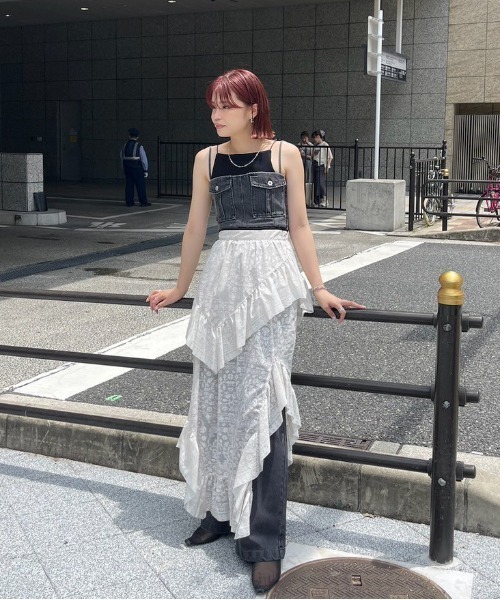 スカート AMERI MEDI TROMPE L'OEILRUFFLE SLITSKIRT MEDI TROMPE L'OEIL RUFFLE SLIT SKIRT（スカート）｜Ameri