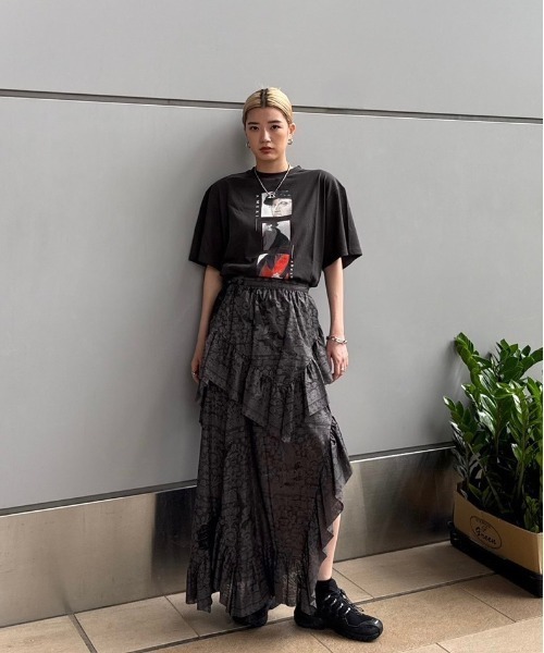 スカート AMERI MEDI TROMPE L'OEILRUFFLE SLITSKIRT MEDI TROMPE L'OEIL RUFFLE SLIT SKIRT（スカート）｜Ameri