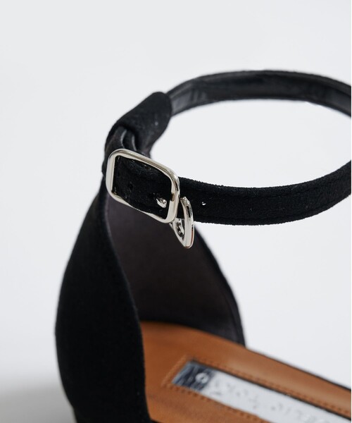 PUBLIC TOKYO（パブリックトウキョウ）の「スエードフラットサンダル（サンダル・レディース・ブラック/レッド・1/2）」の4枚目の写真