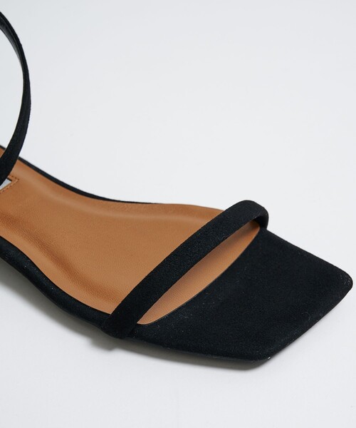 PUBLIC TOKYO（パブリックトウキョウ）の「スエードフラットサンダル（サンダル・レディース・ブラック/レッド・1/2）」の6枚目の写真