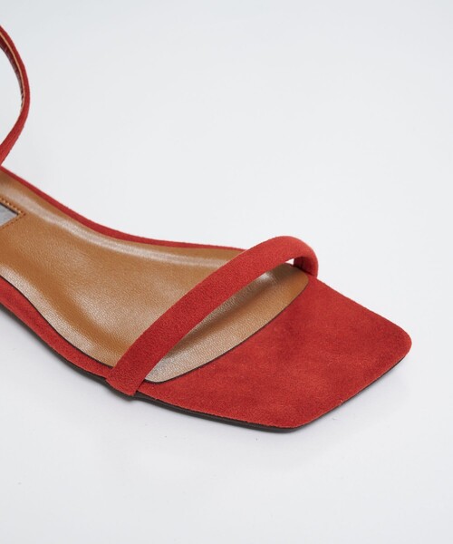 PUBLIC TOKYO（パブリックトウキョウ）の「スエードフラットサンダル（サンダル・レディース・ブラック/レッド・1/2）」の11枚目の写真