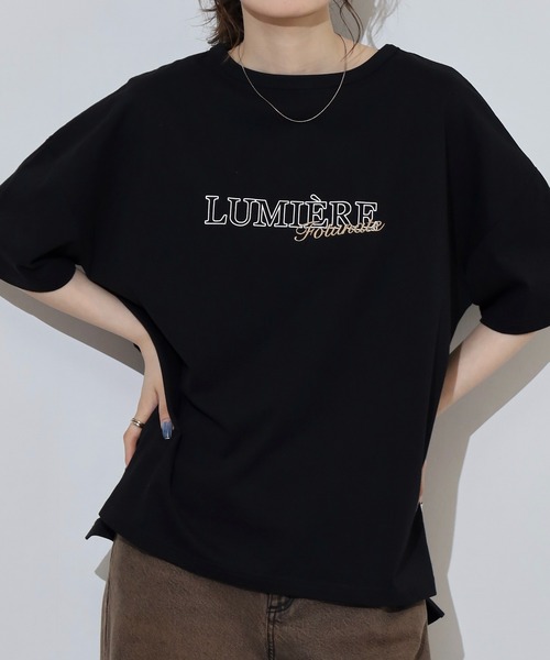 Arinomama(アリノママ)の「刺繍&プリント 前後差スリットTシャツ(Tシャツ/カットソー・レディース・ブラック/オフホワイト/スミクロ/グレイッシュベージュ・FREE)」の2枚目の写真