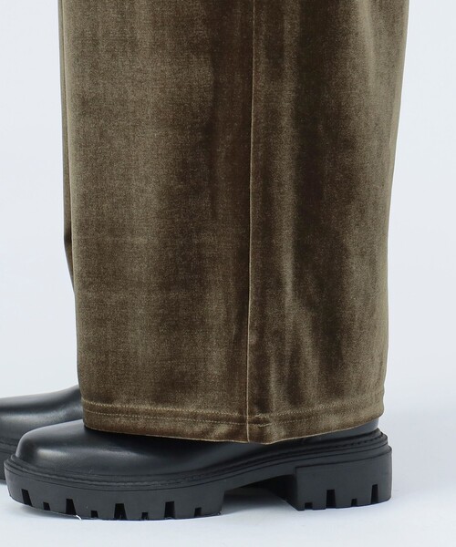 BEAMS HEART（ビームスハート）の「ベロア ジャンプスーツ（つなぎ/オールインワン・レディース・ネイビー/オリーブ・FREE）」の14枚目の写真