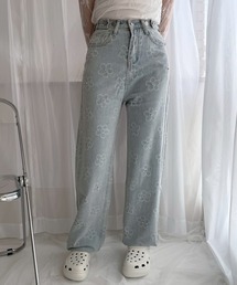 fiere（フィエール）の「ラインストーンフラワーデニム（デニムパンツ）」
