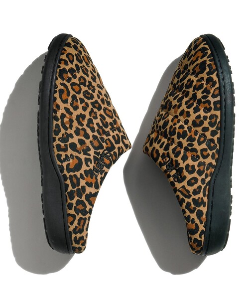 ビームスの百名品】【別注】SUBU / フェイク ヌバック サンダル