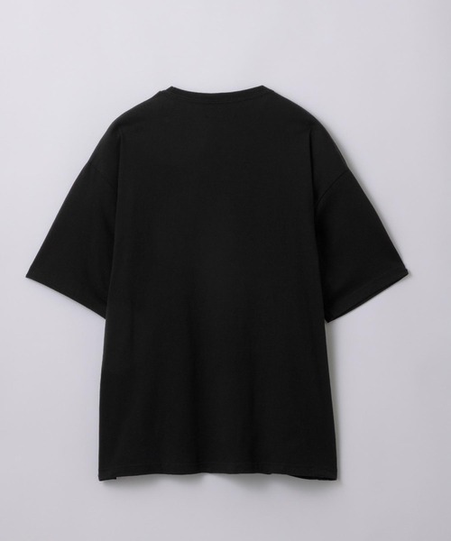 PLEASURES 関税込 サー・スモーク Tシャツ Sneaker Politics