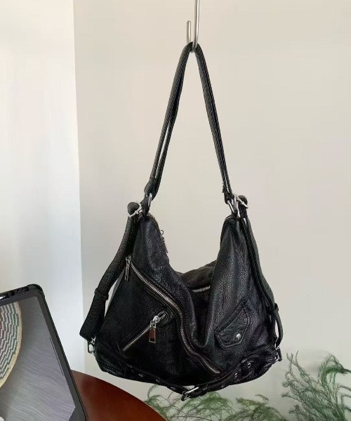 LETee(レティー)の「装飾ベルト付斜めジップショルダーバッグ(ショルダーバッグ・レディース・ブラック/ホワイト・FREE)」の9枚目の写真