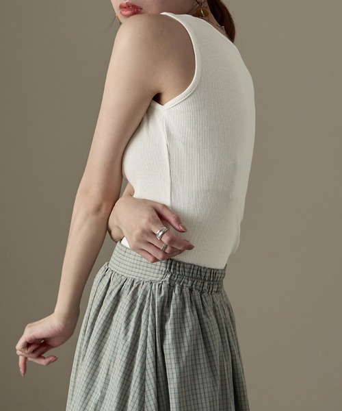 Fashion Letter(ファッションレター)の「【M-4L】リブスクエアネックタンクトップ(タンクトップ・レディース・オフホワイト/ブラック・4L/3L/LL/L/M)」の11枚目の写真