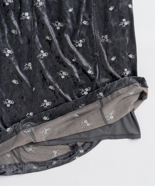 MAISON SPECIAL(メゾンスペシャル)の「Flower Embroidery Velour Camisole Dress/フラワーエンブロイダリーベロアキャミワンピース(ワンピース・レディース・グレー・36/38)」の10枚目の写真
