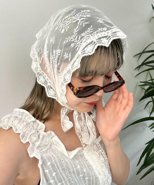 WEGO（ウィゴー）の「WEGO/フラワーレースバブーシュカ（バンダナ/スカーフ・レディース・ブラック/その他1/ホワイト・FREE）」の7枚目の写真