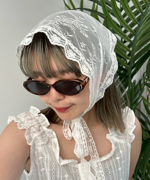 WEGO（ウィゴー）の「WEGO/フラワーレースバブーシュカ（バンダナ/スカーフ・レディース・ブラック/その他1/ホワイト・FREE）」の3枚目の写真