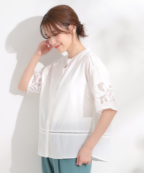 SHOO・LA・RUE（シューラルー）の「【S-LL/6分袖】レースデザインで華やか見え お袖刺繍ブラウス（シャツ/ブラウス・レディース・ホワイト/オレンジ/ブラック・01/02/03/04）」の5枚目の写真