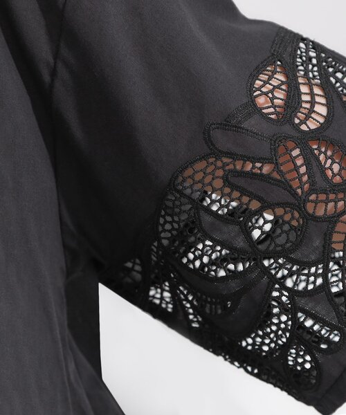 SHOO・LA・RUE（シューラルー）の「【S-LL/6分袖】レースデザインで華やか見え お袖刺繍ブラウス（シャツ/ブラウス・レディース・ホワイト/オレンジ/ブラック・01/02/03/04）」の11枚目の写真
