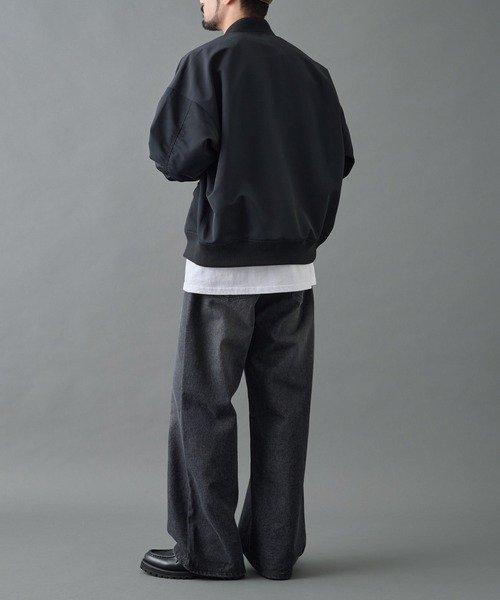 COLONY 2139（コロニートゥーワンスリーナイン）の「BIG MA-1（MA-1・メンズ・ブラック/グレイッシュベージュ・MEDIUM/LARGE）」の17枚目の写真