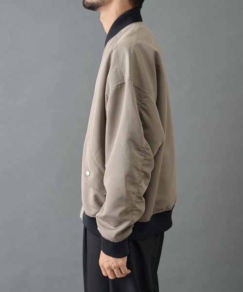 COLONY 2139（コロニートゥーワンスリーナイン）の「BIG MA-1（MA-1・メンズ・ブラック/グレイッシュベージュ・MEDIUM/LARGE）」の20枚目の写真