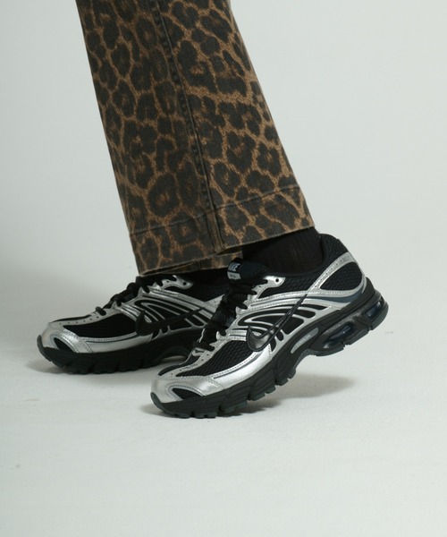 NIKE(ナイキ)の「ナイキ エア マックス モト 2K ウィメンズシューズ / Nike Air Max Moto 2K Women's Shoes HQ2056-007 Black(スニーカー・レディース・ブラック・26/25/24.5/24/23.5/23/22.5/25.5/22)」の19枚目の写真