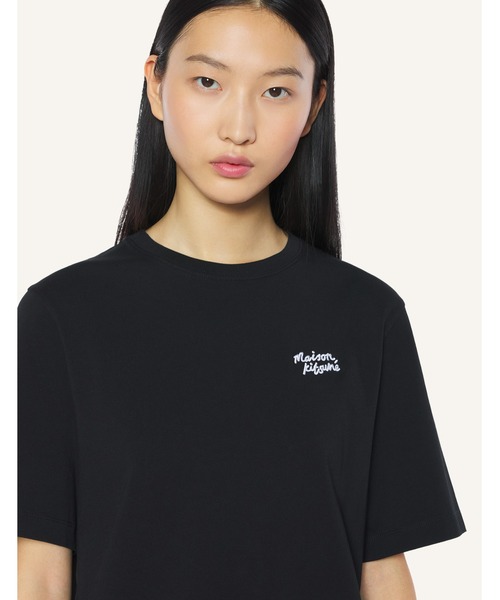 Maison Kitsune(メゾンキツネ)の「MAISON KITSUNE HANDWRITING COMFORT TEE-SHIRT(Tシャツ/カットソー・レディース・アイボリー/ネイビー/ライトグリーン系/ホワイト/ブラック×ホワイト・S/M/L/XXS/XS)」の4枚目の写真