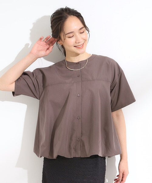DRESKIP（ドレスキップ）の「【S-LL】インせず着られる 裾バルーンシャツ（シャツ/ブラウス・レディース・ダークブラウン/ライトブルー/オフホワイト・01/02/03/04）」の6枚目の写真