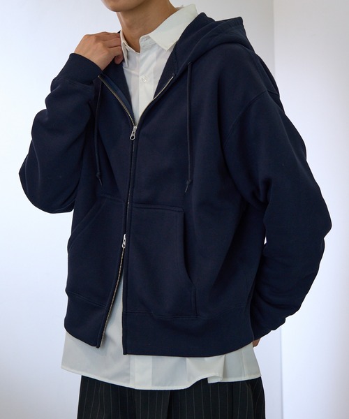 United Athle（ユナイテッドアスレ）の「トレンドのワイド&ショートシルエット【United Athle】10.0オンス T/C ボックスシルエット スウェット フルジップ パーカ（裏起毛）ダブルジップ 短丈 ショート丈 羽織  5621（パーカー・メンズ・ネイビー/スミクロ/ホワイト/ブラック/アッシュグレー・S/M/L/XL）」の5枚目の写真