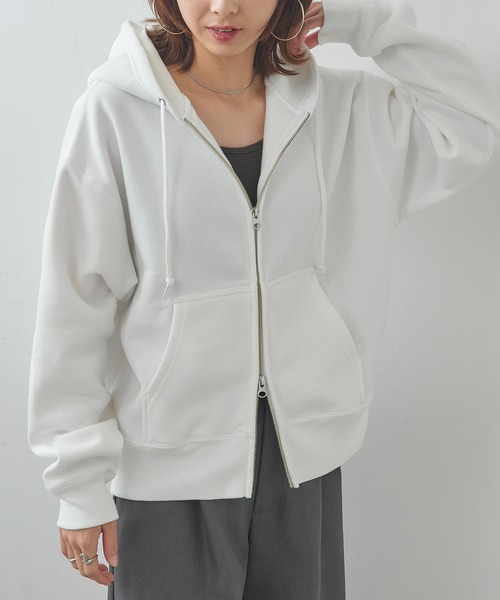 プラダ♡ショート丈ホワイトパーカーXSサイズ プラダ♡ショート丈ホワイトパーカーXSサイズ プラダ♡ショート丈