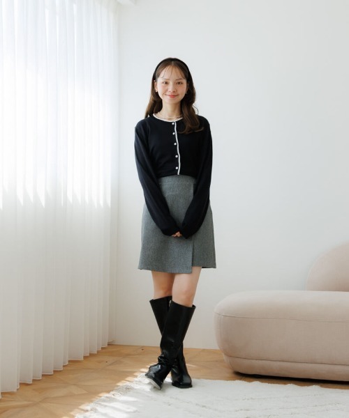 flower（フラワー）の「タイニーフリルカーディガン（カーディガン/ボレロ・レディース・グレー/ブラック・FREE）」の10枚目の写真