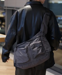 BEAMS HEART(�r�[���X�n�[�g)�́y���j�Z�b�N�X�z���[�e�B���e�B�[ �|�P�b�g �V�����_�[ �o�b�N(�V�����_�[�o�b�O)