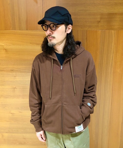 DISCUS（ディスカス）の「DISCUS(ディスカス）×GrandPARK（グランドパーク）別注USAコットンジップフーディ（ベスト・メンズ・ブラック/ブラウン/オートミール・LARGE/MEDIUM）」の2枚目の写真