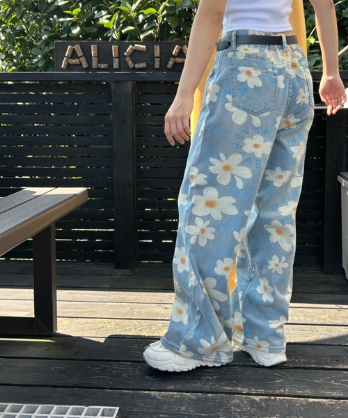 Loco Ocean(ロコオーシャン)の「フラワープリント ワイドデニムパンツ(デニムパンツ・レディース・ライトブルー・L/M)」の4枚目の写真