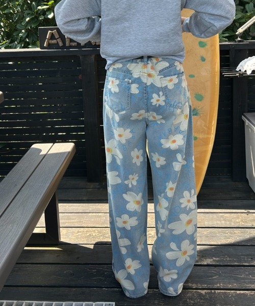 Loco Ocean(ロコオーシャン)の「フラワープリント ワイドデニムパンツ(デニムパンツ・レディース・ライトブルー・L/M)」の7枚目の写真