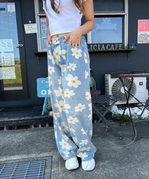 Loco Ocean(ロコオーシャン)の「フラワープリント ワイドデニムパンツ(デニムパンツ・レディース・ライトブルー・L/M)」の14枚目の写真