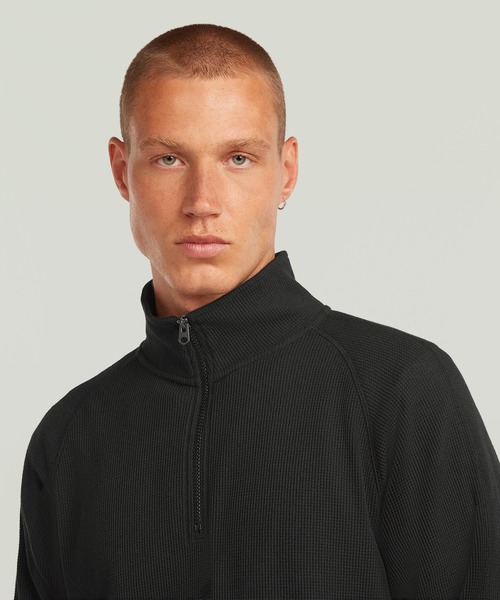 G-STAR（ジースター）の「TWEETER HALF ZIP T-SHIRT/ワッフルハーフジップヘビーウェイトロングスリーブTシャツ（Tシャツ/カットソー・メンズ・ダークブラック/ベージュ系その他・X-LARGE/X-SMALL/LARGE/MEDIUM/SMALL）」の7枚目の写真