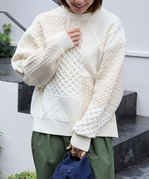 THE CRAFT CREW PRODUCTS(ザクラフトクループロダクツ)の「〈静電気防止〉ウォッシャブル ケーブル パッチワーク オーバーサイズニットプルオーバー【THE CRAFT CREW PRODUCTS】(ニット/セーター・レディース・アイボリー/ネイビー/ダークグレー/レッド/グリーン/ブラウン・L/M)」の12枚目の写真