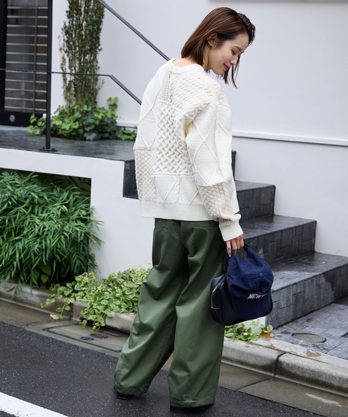 THE CRAFT CREW PRODUCTS(ザクラフトクループロダクツ)の「〈静電気防止〉ウォッシャブル ケーブル パッチワーク オーバーサイズニットプルオーバー【THE CRAFT CREW PRODUCTS】(ニット/セーター・レディース・アイボリー/ネイビー/ダークグレー/レッド/グリーン/ブラウン・L/M)」の19枚目の写真