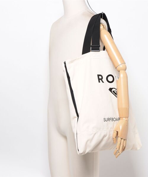 ROXY(ロキシー)の「SURFBOARD CANVAS TOT/ロキシーロゴトートバッグ(トートバッグ・レディース・ナチュラル・FREE)」の2枚目の写真