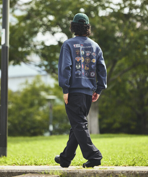 NBA（エヌビーエー）の「NBA 別注 チームロゴシート クルーネックスウェット（スウェット・メンズ・ワインレッド/ネイビー/ライトグレー/チャコールグレー・MEDIUM/LARGE）」の6枚目の写真