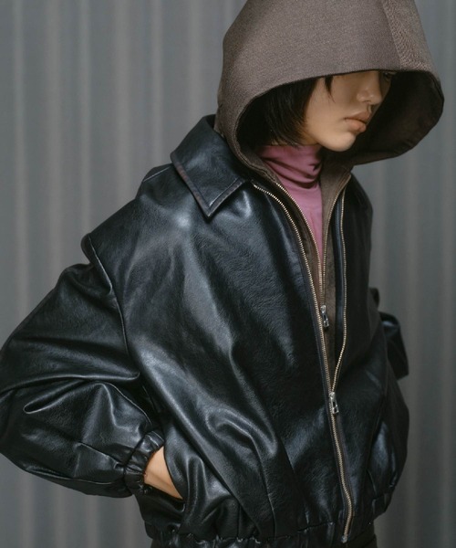 THINGS THAT MATTER（シングス ザット マター）の「VINTAGE IMITATION LEATHER HOODIE JACKET / ヴィンテージイミテーションレザーフーディージャケット（ブルゾン・レディース・ブラウン・FREE）」の6枚目の写真
