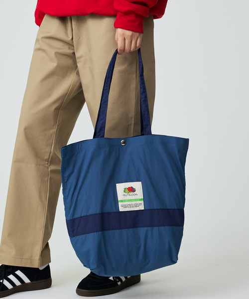 FRUIT OF THE LOOM（フルーツオブザルーム）の「【FRUIT OF THE LOOM/フルーツ オブ ザ ルーム】 NYLON TOTE L/ナイロン【WEB限定】（トートバッグ・メンズ・グリーン系その他/バイオレット/カーキ/グレイッシュブルー・フリー）」の6枚目の写真
