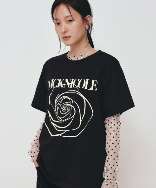 NICK&NICOLE(ニックアンドニコール)の「BIG ROSE SLEEVE TOP_BLACK CREAM(Tシャツ/カットソー・レディース・その他・FREE)」の1枚目の写真
