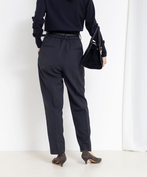 NOLLEY’S（ノーリーズ）の「《セットアップ対応》ウォッシャブルタックテーパードパンツ（その他パンツ・レディース・グレー系その他/ネイビー・38/36）」の10枚目の写真