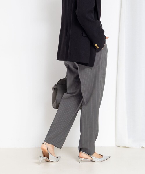 NOLLEY’S（ノーリーズ）の「《セットアップ対応》ウォッシャブルタックテーパードパンツ（その他パンツ・レディース・グレー系その他/ネイビー・38/36）」の16枚目の写真