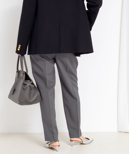 NOLLEY’S（ノーリーズ）の「《セットアップ対応》ウォッシャブルタックテーパードパンツ（その他パンツ・レディース・グレー系その他/ネイビー・38/36）」の17枚目の写真