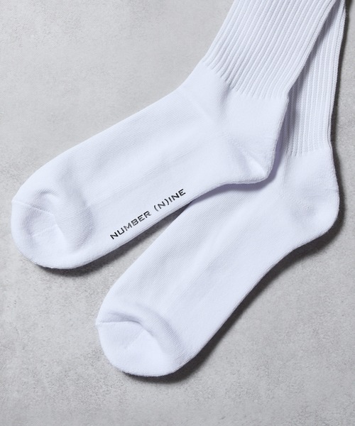 NUMBER (N)INE（ナンバーナイン）の「100% FINE COTTON EMBROIDERY CLASSIC LOGO 2 PACK RIB CREW SOCKS / ファイン コットン100% ワンポイント ロゴ刺繍 2パック リブ クルー ソックス（ソックス/靴下・メンズ・ホワイト/ブラック・25cm～27cm）」の6枚目の写真
