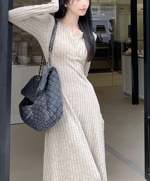 SHEPP（シープ）の「ヘンリーデザイン リブニットロングワンピース（ワンピース・レディース・ブラック/ベージュ/グレー・L/M）」の19枚目の写真